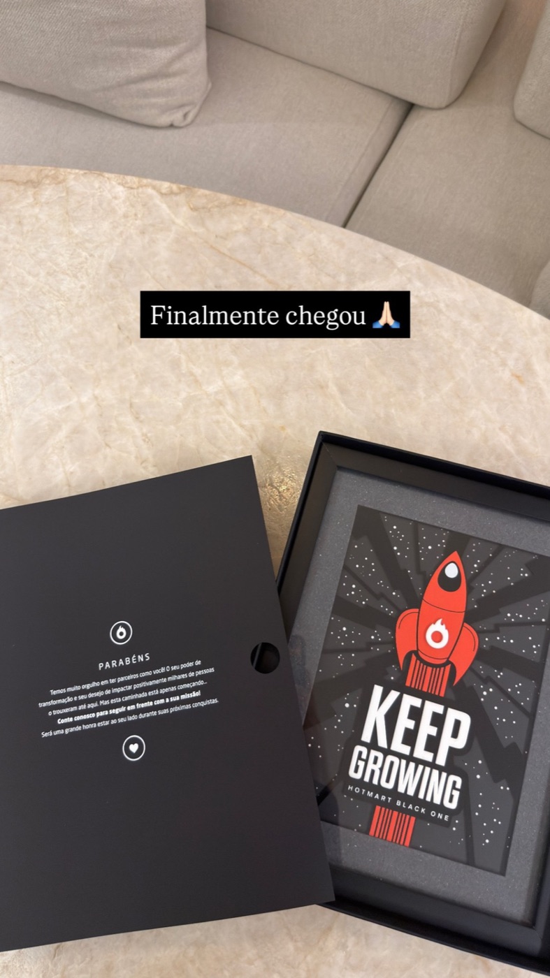Placa Hotmart Black One